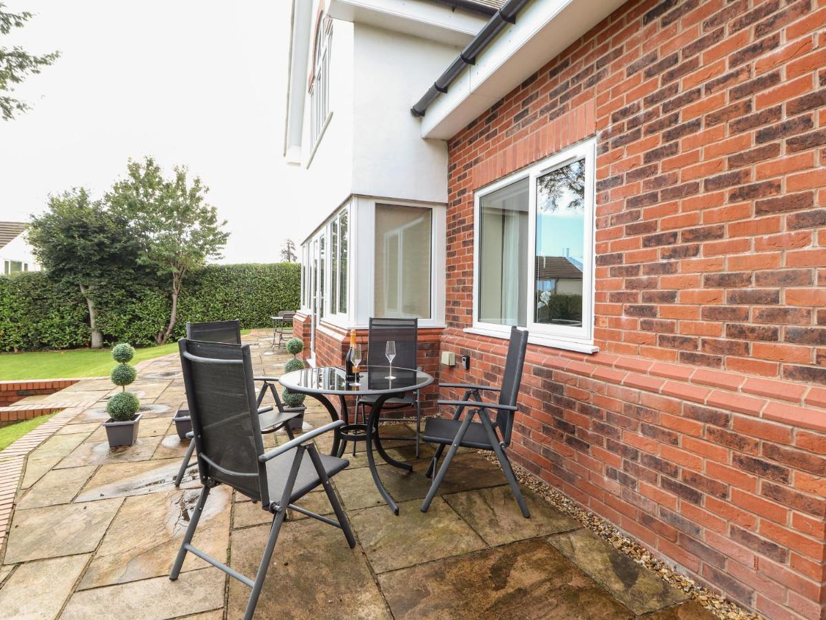 Vila Hafan Fach Mold Exteriér fotografie