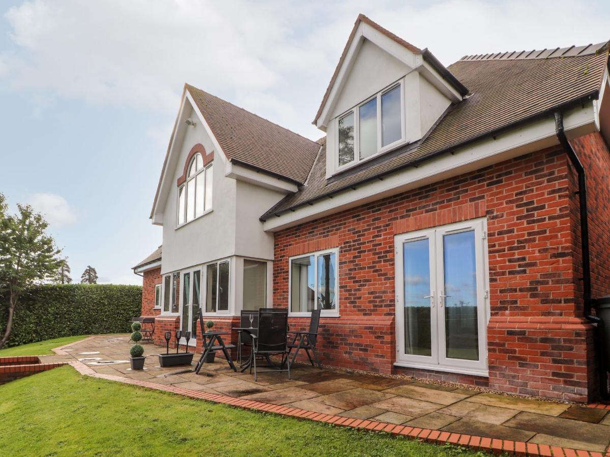 Vila Hafan Fach Mold Exteriér fotografie