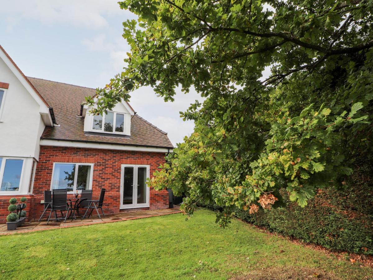 Vila Hafan Fach Mold Exteriér fotografie